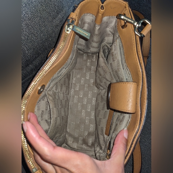 Brown Michael Kors crossbody tote - Picture 4 of 7